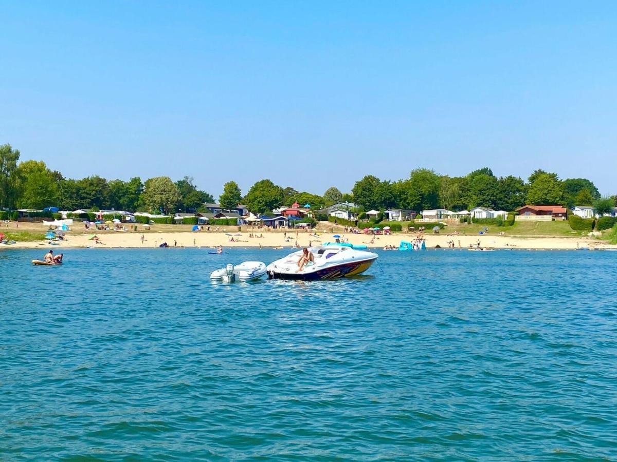 Ferienhaus Luxchalet #Vaju Lathum# Am See, Strand, Pool, Nationalpark Exteriör bild