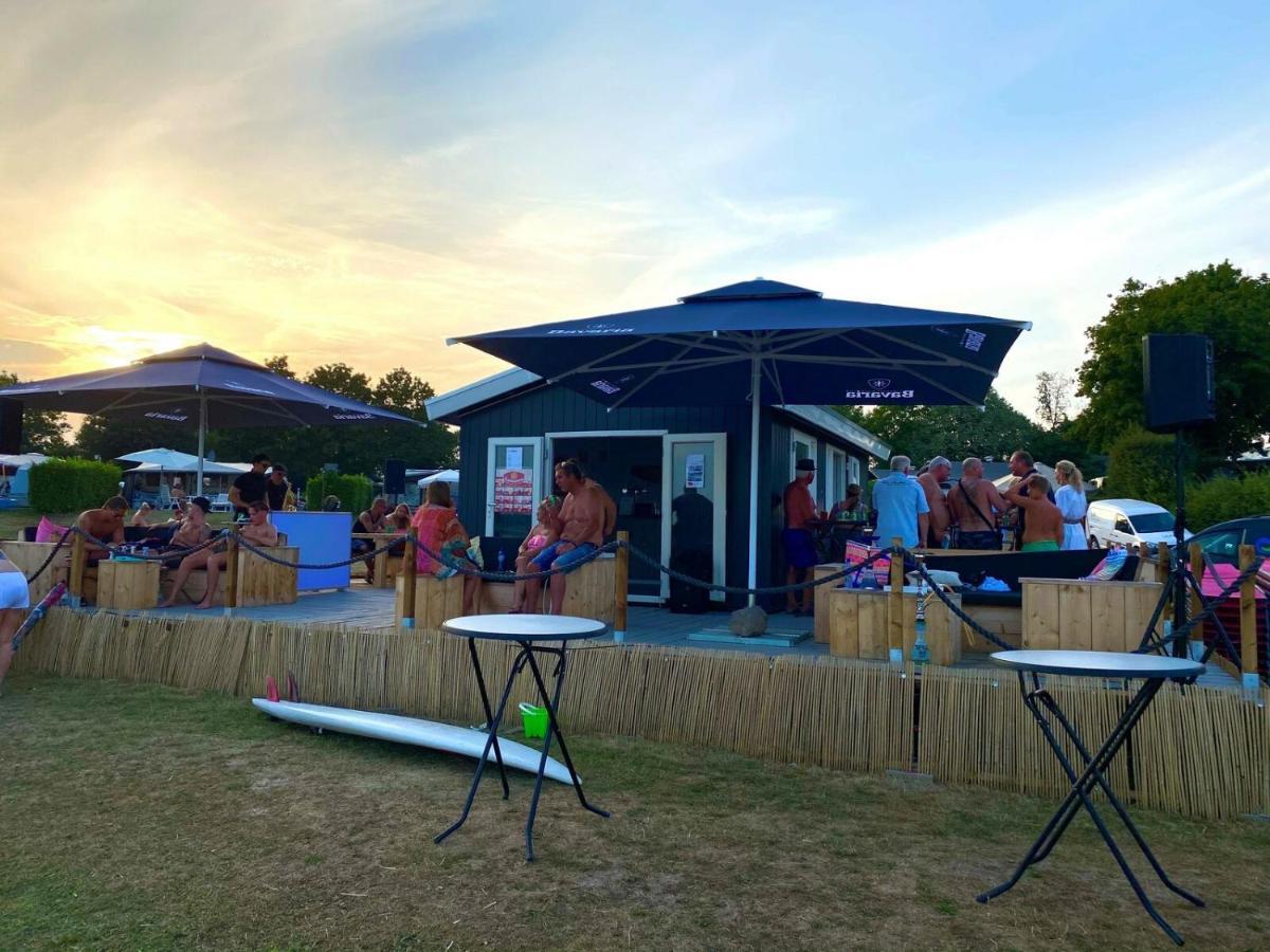 Ferienhaus Luxchalet #Vaju Lathum# Am See, Strand, Pool, Nationalpark Exteriör bild