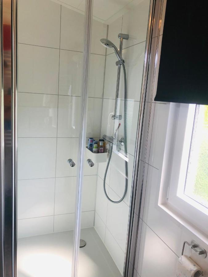 Ferienhaus Luxchalet #Vaju Lathum# Am See, Strand, Pool, Nationalpark Exteriör bild