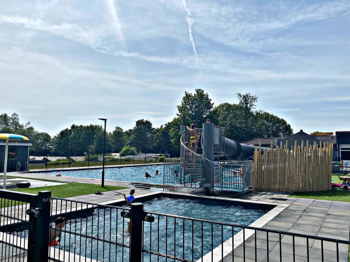 Ferienhaus Luxchalet #Vaju Lathum# Am See, Strand, Pool, Nationalpark Exteriör bild