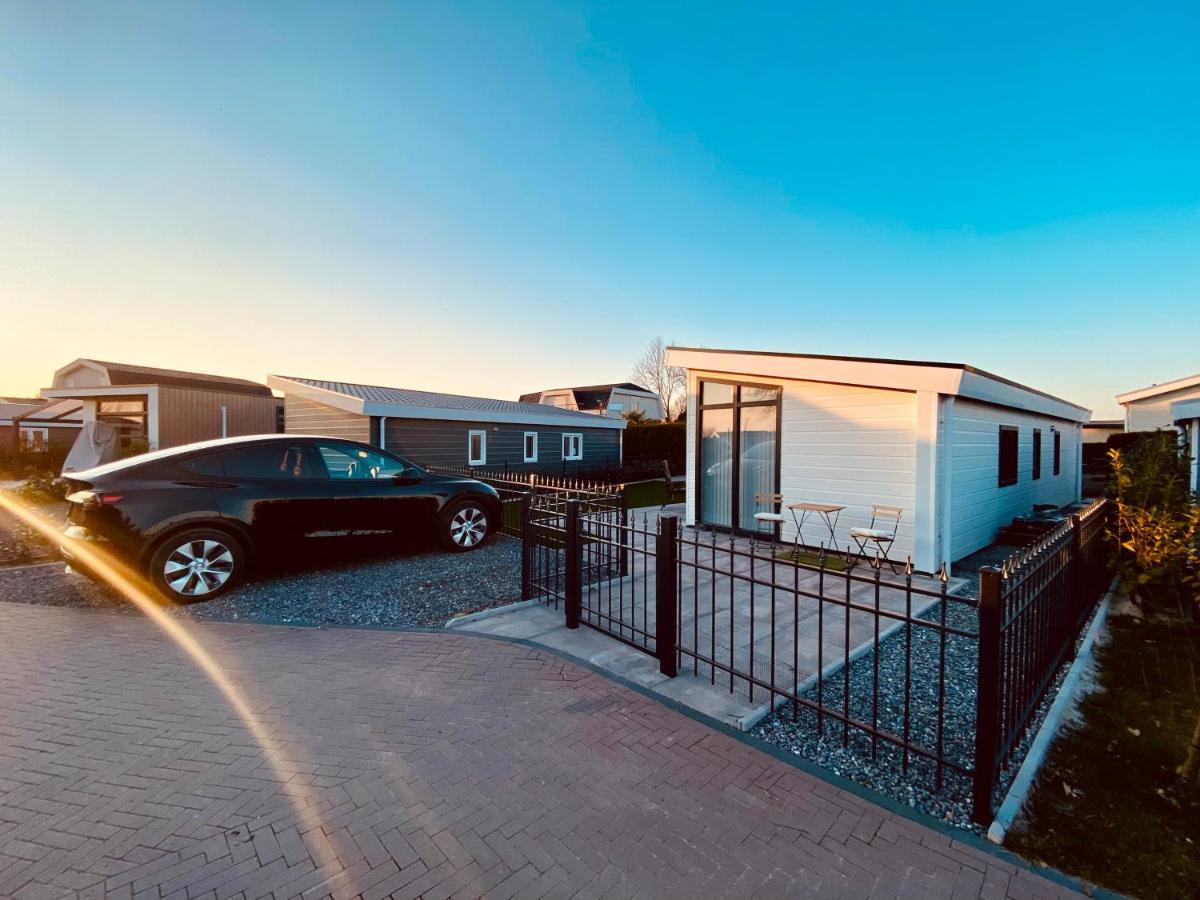Ferienhaus Luxchalet #Vaju Lathum# Am See, Strand, Pool, Nationalpark Exteriör bild